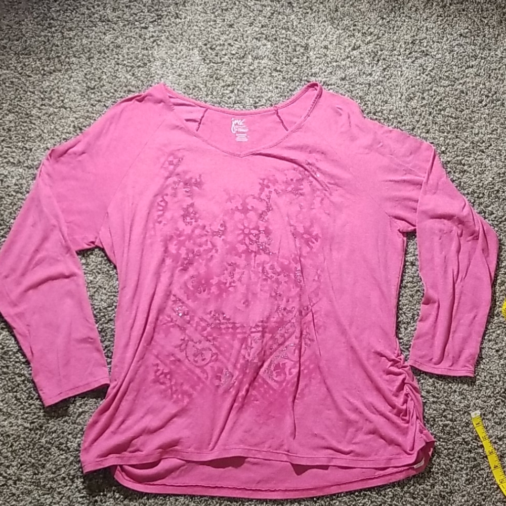 ❌Long sleeve tee size 3x 22w/24w